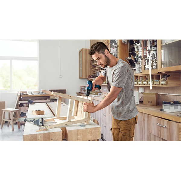 Bosch 06019G8100 GSB 120-Li Professional 2x2,0Ah kofferben akkus ütvefúró-csavarozó