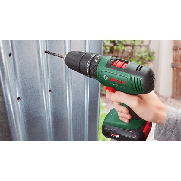 Bosch EasyImpact 18V-40 1x1,5Ah + AL18V-20 akkumulátoros ütvefúró