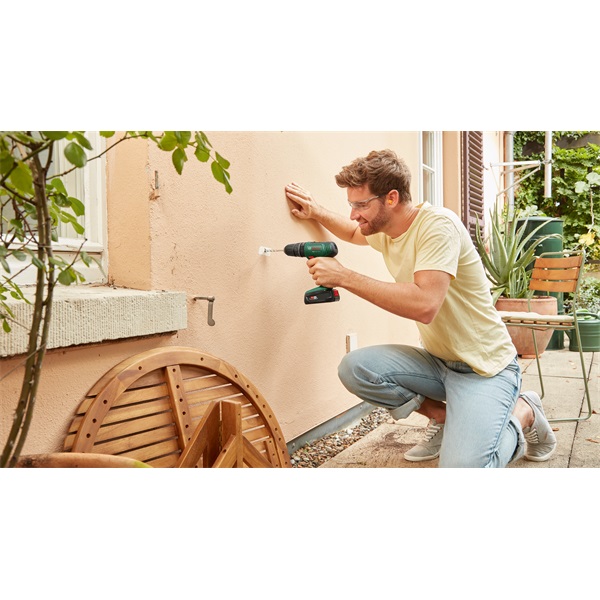 Bosch EasyImpact 18V-40 2x1,5Ah + AL18V-20 akkumulátoros ütvefúró