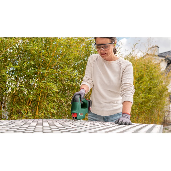 Bosch EasySaw 18V-70 akkumulátoros beszúrófűrész