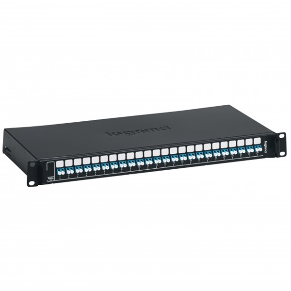 Legrand 032165 24xLC duplex monomódusú 1U-19" fekete LCS3 optikai patch panel