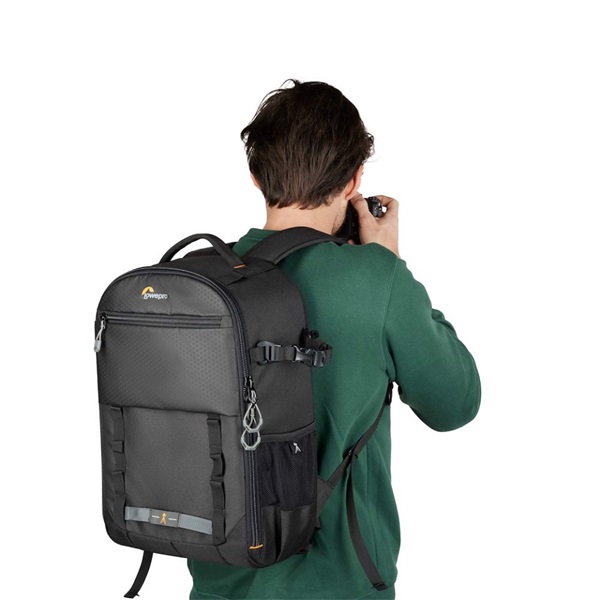 Lowepro Adventura BP 300 III fekete fotós táska